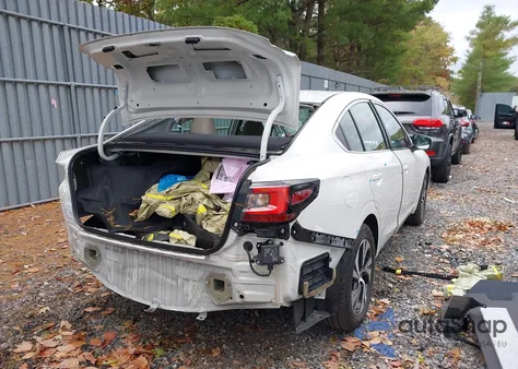 2022 Subaru Legacy Premium z USA, uszkodzony, nr VIN 4S3BWAD62N3028643